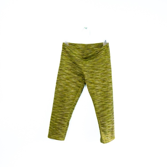 Alo Yoga Mid-Rise Airbrush Cropped Green Spacedye Capri Leggings - Picture 2 of 8